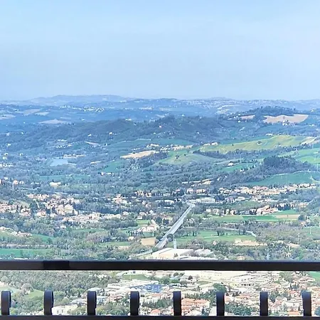 La Terrazza Dei Monti Azzurri Feriehus